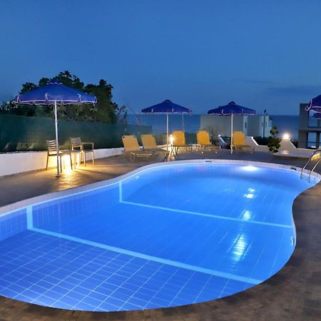 Helios Studios & Apartments Makrýgialos Exterior foto